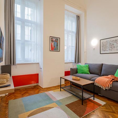 Dorotea - Cosy Home In The Heart Of ブダペスト エクステリア 写真